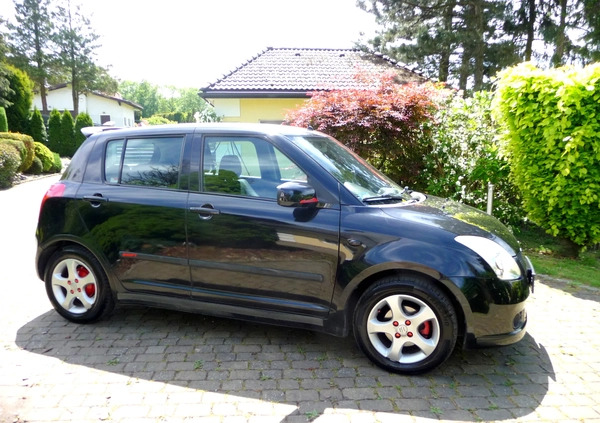 Suzuki Swift cena 13900 przebieg: 211000, rok produkcji 2005 z Jelcz-Laskowice małe 407